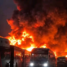 40 autobus de la Sotra incendiés